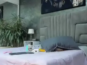 Chaturbate Live Sex Cam of isa_lancaster