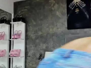 Chaturbate Live Sex Cam of isa_lancaster