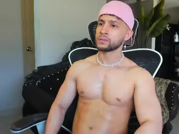 Chaturbate Live Porn of paul_reyborg