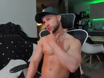 Chaturbate Live Porn of paul_reyborg
