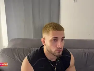 Chaturbate Live Sex Cam of apolo_strange