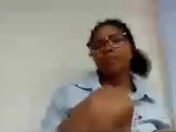 Chaturbate Live Sex of alydie7