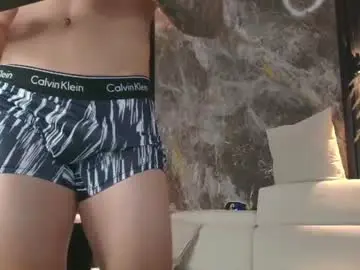 Chaturbate Live Sex Cam of camiloalvarezzz3