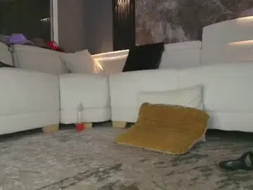Chaturbate Sex Cam of camiloalvarezzz3