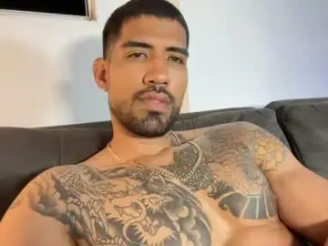 Chaturbate Live Sex Cam of myke_esthetic