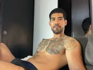 Chaturbate Live Sex Cam of myke_esthetic