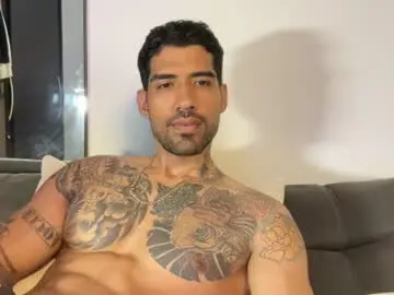 Chaturbate Free Porn Cam of myke_esthetic