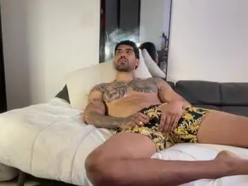 Chaturbate Live Sex Cam of myke_esthetic