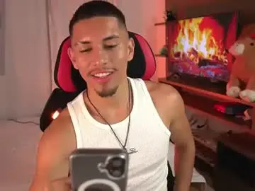 Chaturbate Free Live Porn of aaronfox_