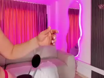 Chaturbate Live Porn of leah_greyy