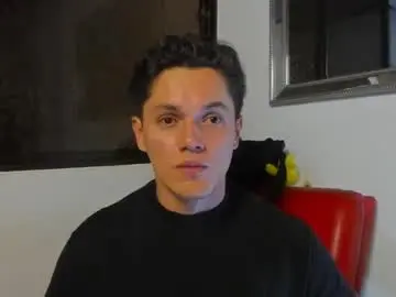 Chaturbate Free Live Porn of julian_wallace1