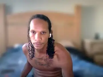 Chaturbate Watch Live Sex Cams of uniballboy