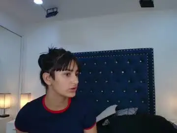Chaturbate Sex Cam of damian_and_roxanne