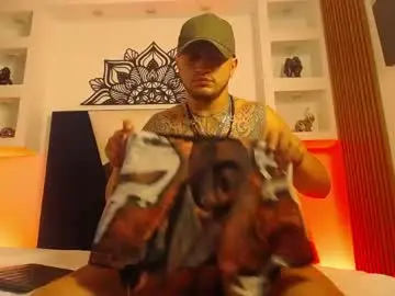 Chaturbate Nude Webcam of damian_demetriou