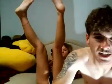 Chaturbate Live Sex Cam of imruss33
