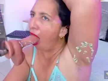 Chaturbate Live Sex Cam of luna_naughty1