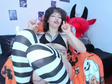 Chaturbate Live Sex Cam of darkkittenuwu