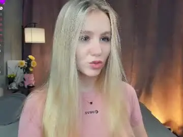 Chaturbate Live Sex Cam of trinahillier