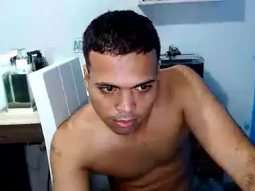 Chaturbate Live Sex Cam of andresfern