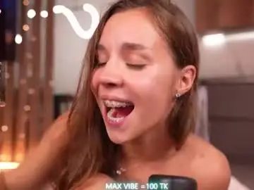 Chaturbate Live Sex of mon1_day