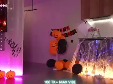 Chaturbate Live Sex Cam of mon1_day