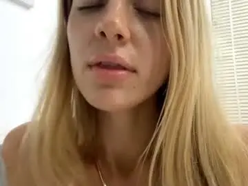 Chaturbate Live Sex Cam of sharlenechenier