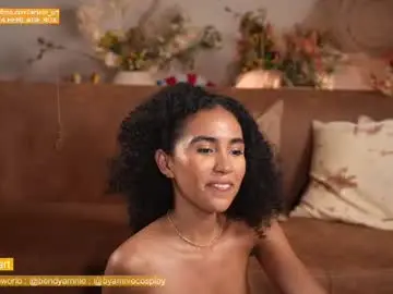 Chaturbate Live Sex Cam of amnie_