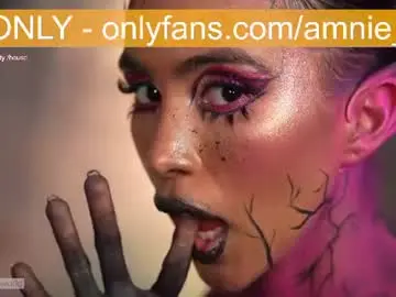 Chaturbate Live Porn of amnie_