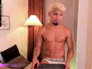Chaturbate Sex Chat of beako_strong