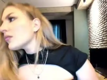 Chaturbate Live Sex Cam of hi_lina