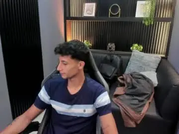 Chaturbate Best live sex cam show of maximo_romano