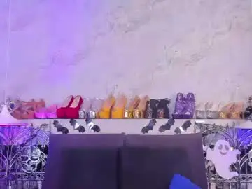 Chaturbate Live Sex Cam of alanna_hank