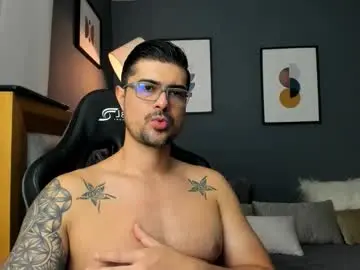 Chaturbate Watch Live Sex Cams of adam_clarke