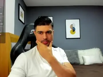 Chaturbate Live Sex Cam of adam_clarke