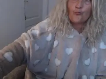 Chaturbate Live Sex Cam of divineblond