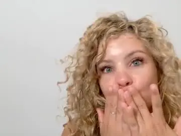 Chaturbate Free Porn Cam of theislandgirl