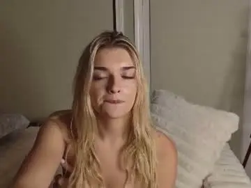Chaturbate Watch Live Sex Cams of ellalowe