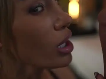 Chaturbate Best live sex cam show of evelyn_evyy