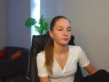 Chaturbate Free Porn Cam of agelina_summer