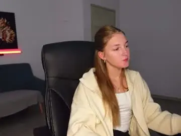 Chaturbate Live Sex Cam of agelina_summer