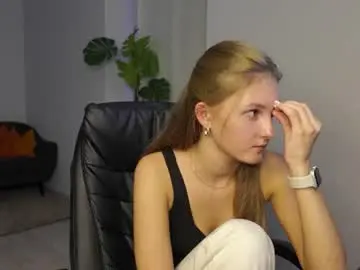 Chaturbate Watch Live Sex Cams of agelina_summer