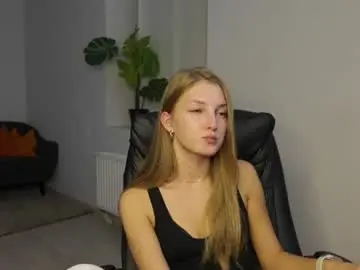 Chaturbate Live Sex Cam of agelina_summer