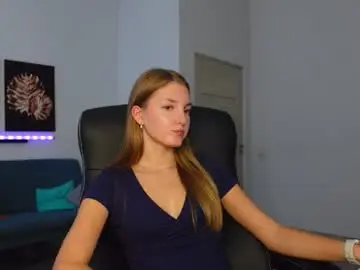 Chaturbate Live Sex Cam of agelina_summer