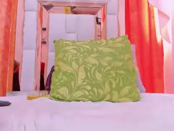 Chaturbate Sex Cam of roxy_sexy69