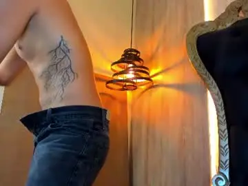 Chaturbate Live Porn of benjamin_more