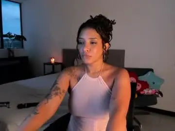 Chaturbate Live Sex Cam of bronzetease