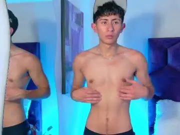 Chaturbate Nude Webcam of andyjustgame_
