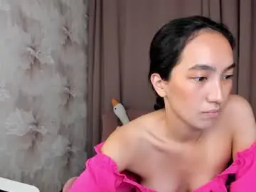 Chaturbate Live Porn of yummy_lamii