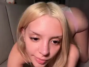 Chaturbate Free Live Porn of lesi_moonie