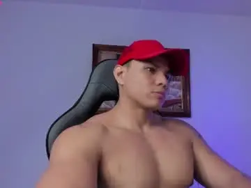 Chaturbate Live Sex Cam of roy__constance